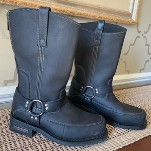 Men’s Milwaukee leather motorcycle boots